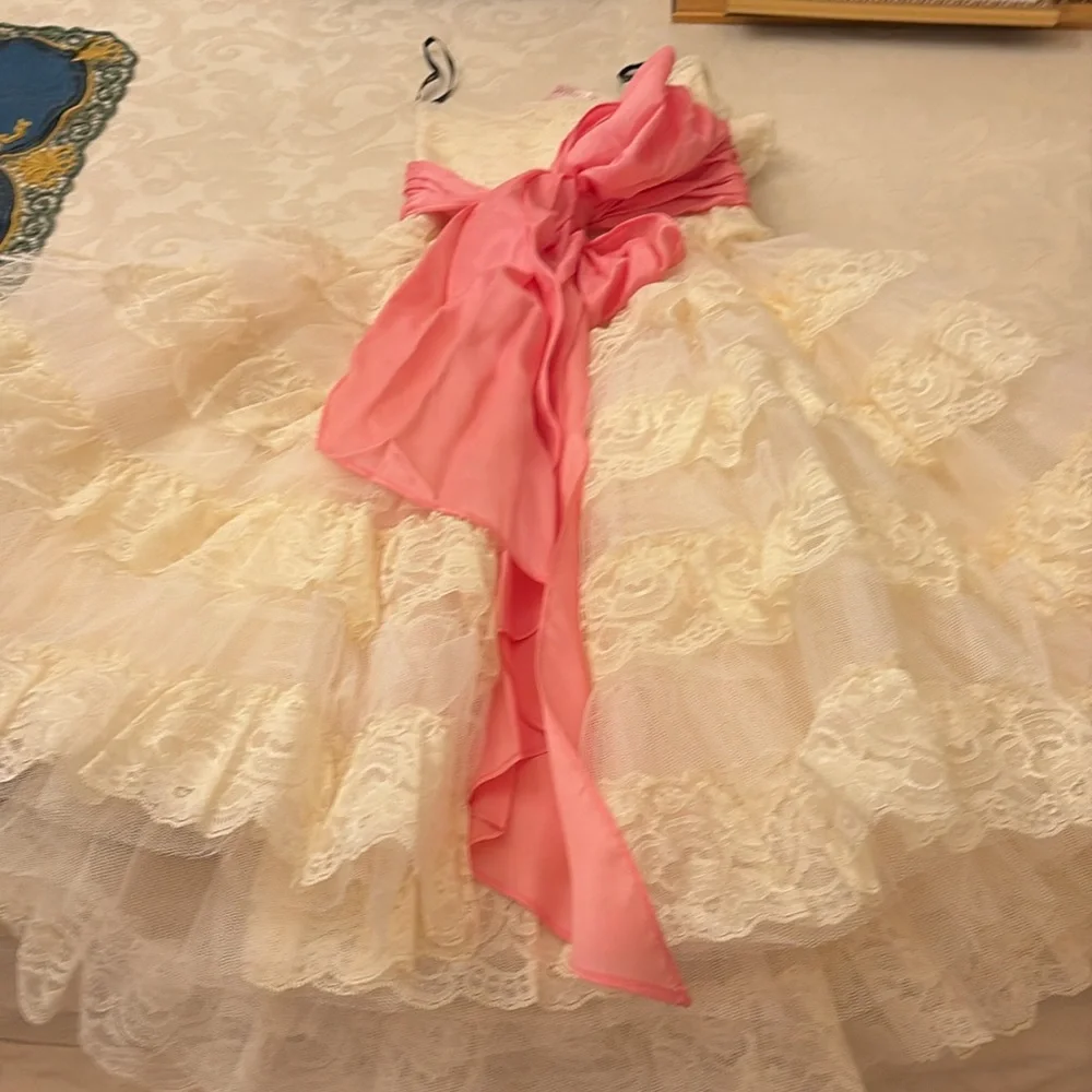 Betsey Johnson vintage tea party dress, size 2. Bridal, Party.  Never worn. - Picture 10 of 14